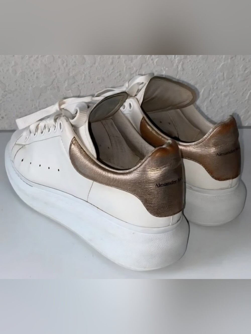 Alexander McQueen Size 39.5 (9.5) Oversized White And Rose Gold Sneakers - Picture 4 of 10